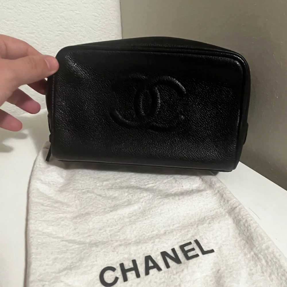 Chanel CC Timeless Dopp Cosmetic Pouch in Black Caviar Leather. Authentic - Picture 8 of 13